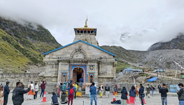 बाबा केदार के दर्शन बगैर ही वापस लौट रहे हैं तीर्थ यात्री