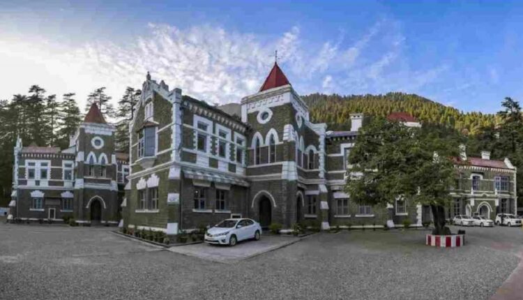 उत्तराखंड हाई कोर्ट :कड़ा रुख, नियमों के तहत प्रत्येक सेमेस्टर में 70% उपस्थिति अनिवार्य...Pic Credit : Social Media