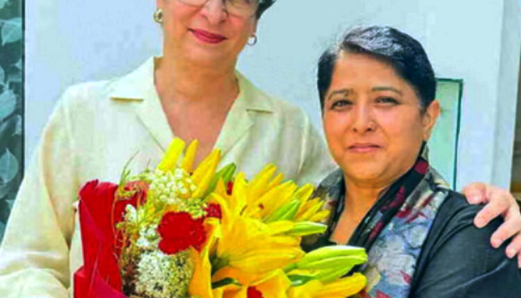 महिला कांग्रेस अध्यक्ष ने प्रियंका को ज्योति दिया देवभूमि आने का न्योताए चुनावी रणनीति पर हुई चर्चा..| Photo : Social Media